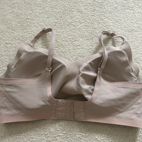 Honeylove Body wireless nude bra in M, removable pads - Picture 2 of 4
